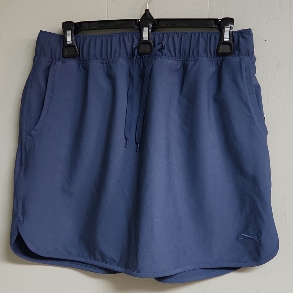 Slazenger Womens Golf/ Tennis Shorts/Skirt With Pockets. Size Medium. NWT